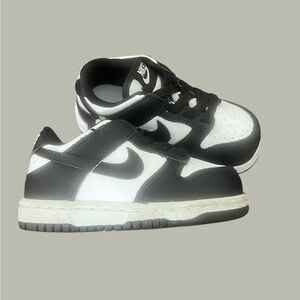 Nike Kids Black and White Dunks 6c